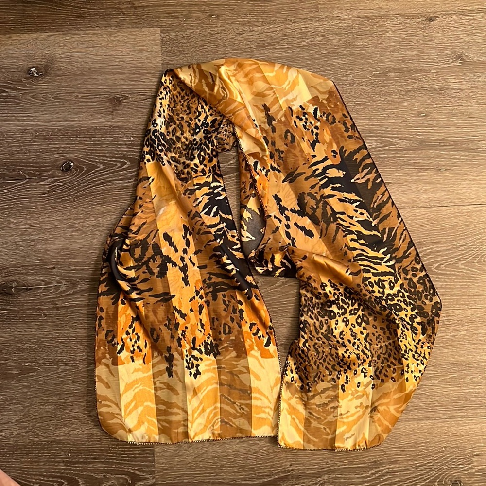 Scarf women wild print
